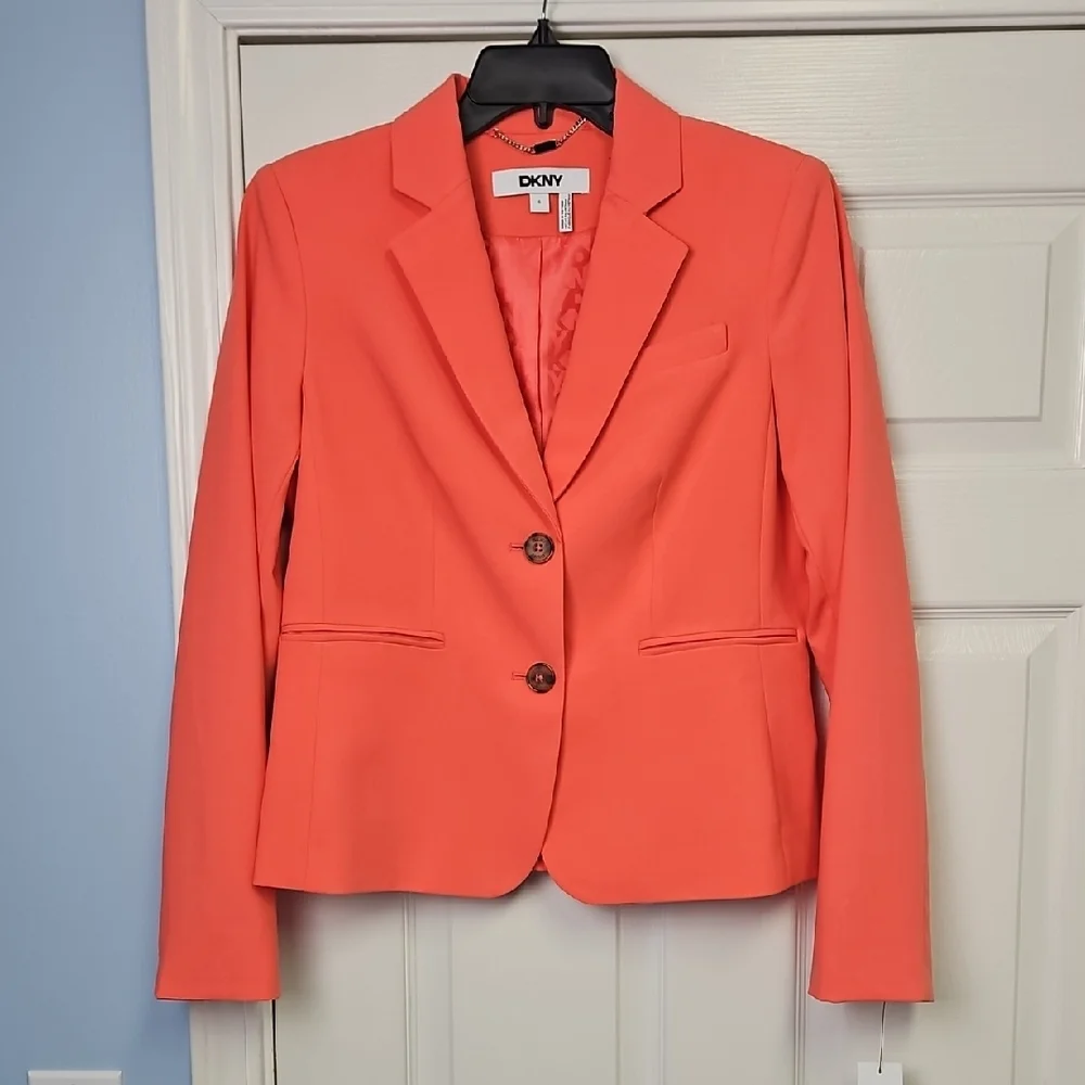 DKNY Women's Long Sleeve Double Button Notch Lapel Blazer: Lt Coral‎